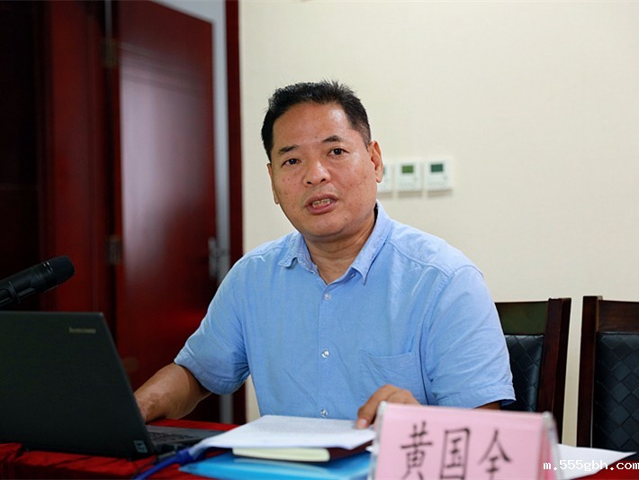 1472172954226007mdzb.jpg 黄国全讲党课.jpg