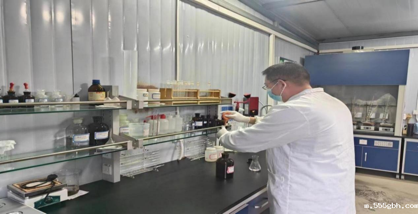 1699926998447884tS6X.png 紧盯操作关键,构建安全环境.png