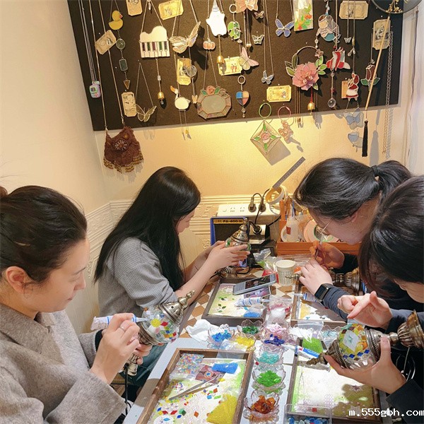 1709870835986079D6BO.jpg 研究院公司妇女节活动照片2.jpg