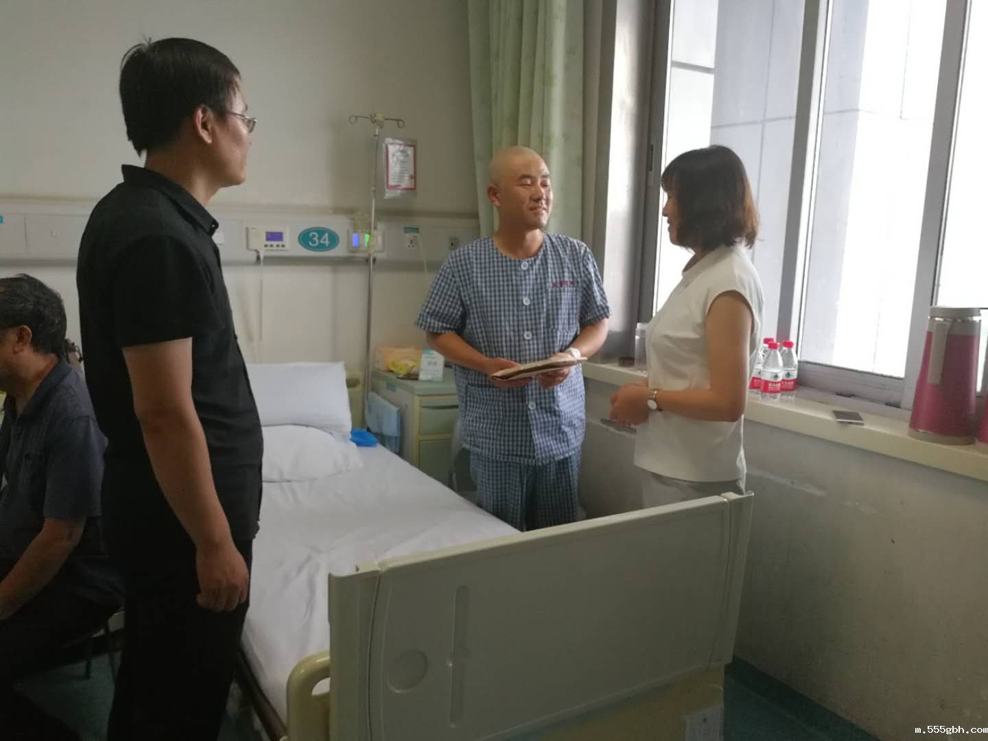 15320466467921104NZO.jpg 慰问图片.jpg