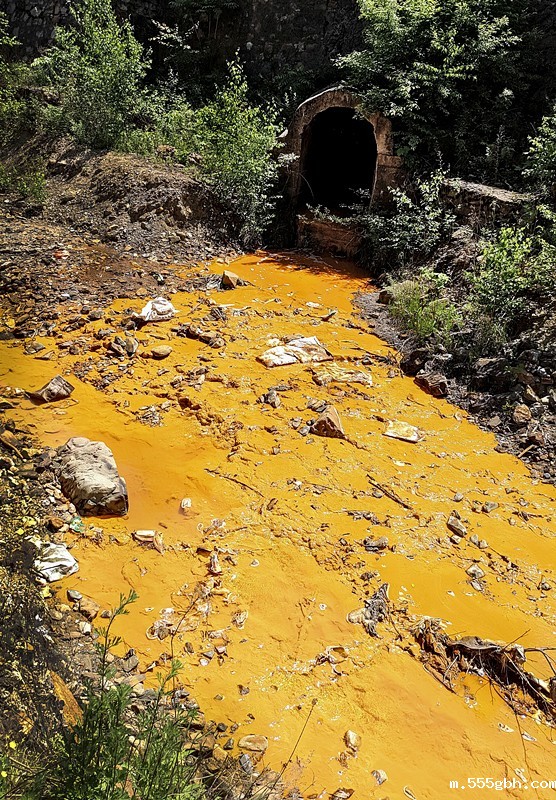 1542957245348951PlC5.jpg 黄龙河治理前.jpg