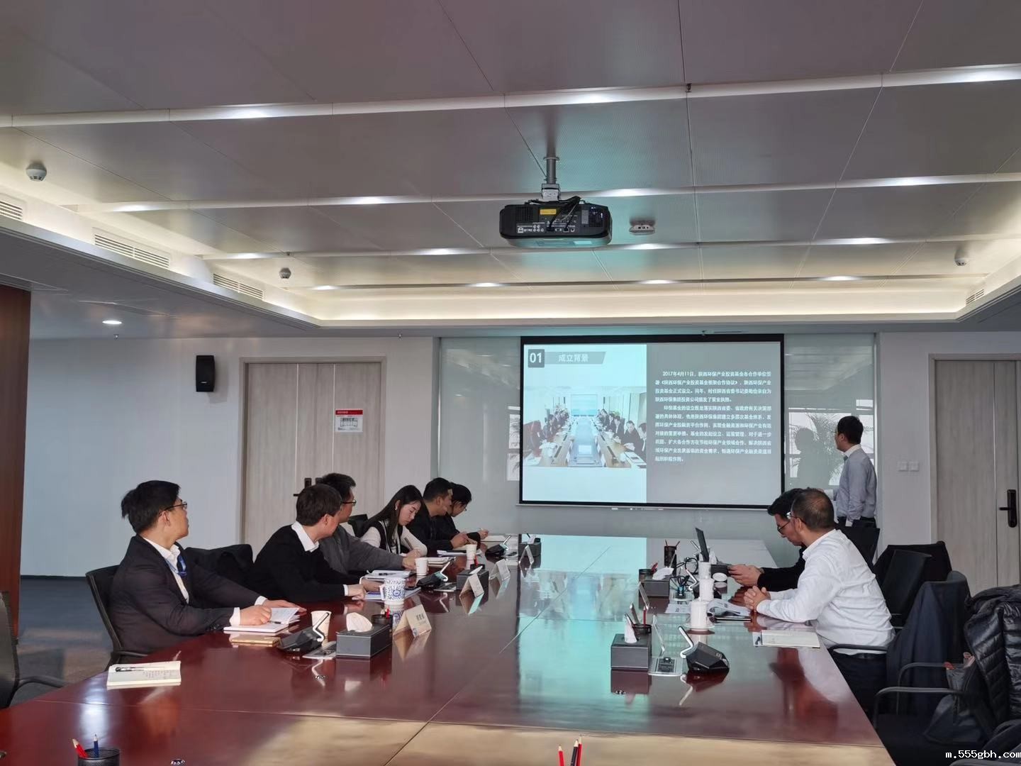 1573431680994244yrOr.jpg 投资公司与地电股权投资公司展开资本层面深度合作的座谈会.jpg