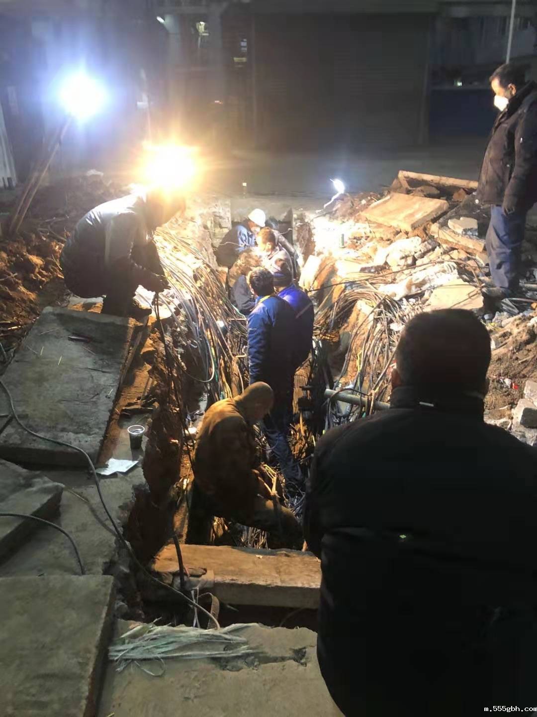 1580775214710427uy5T.jpg 现场破损电缆重新连接.jpg