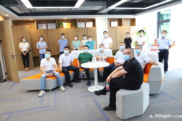 1628475241818142hCNK.jpg 领导班子_副本.jpg