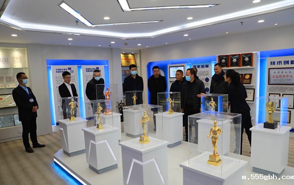 16390972628097262dLW.jpg 参观_副本.jpg