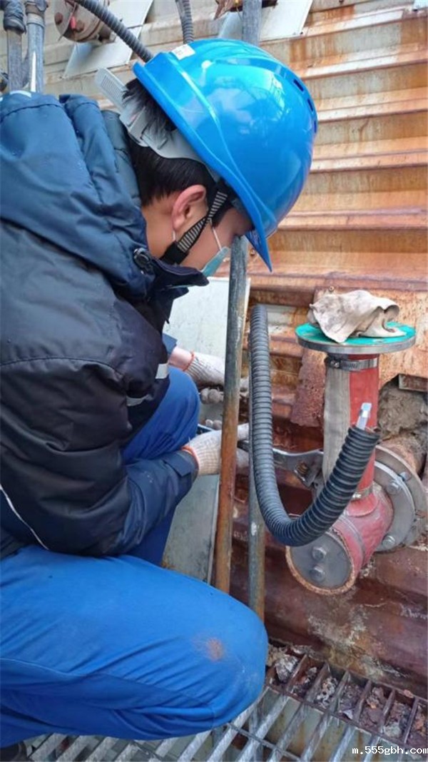 164212694580020867Sw.jpg 冯国平2.jpg