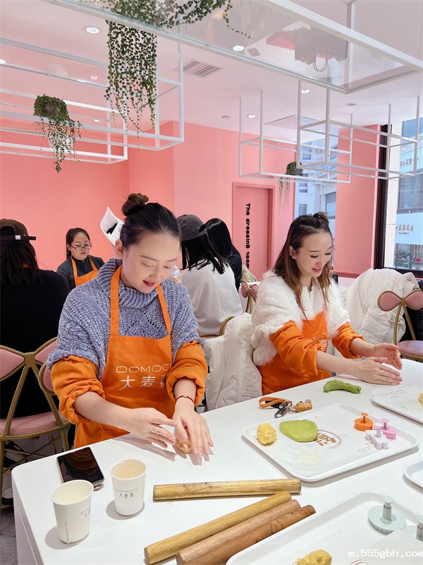 1646701469605656qGMN.jpg 榆林分公司“三八”妇女节照片1.jpg