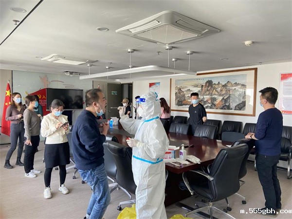 16467898037402240rW3.jpg 中圣公司:开展全员核酸检测 筑牢抗疫安全防线(终)图片1.jpg