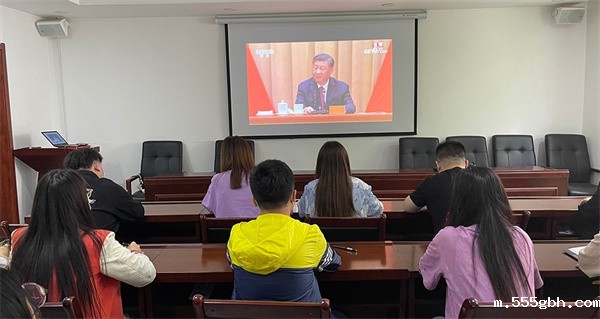 16522361896979565UZ2.jpg 监测中心.jpg