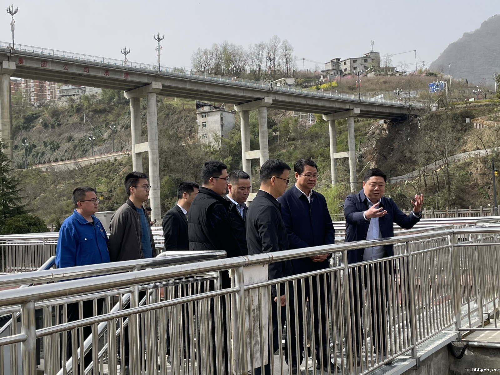 1678756915614862Mhq7.jpg 安康市政协副主席、岚皋县委书记马宏伟道水环境公司岚皋县污水处理厂调研-配图.jpg