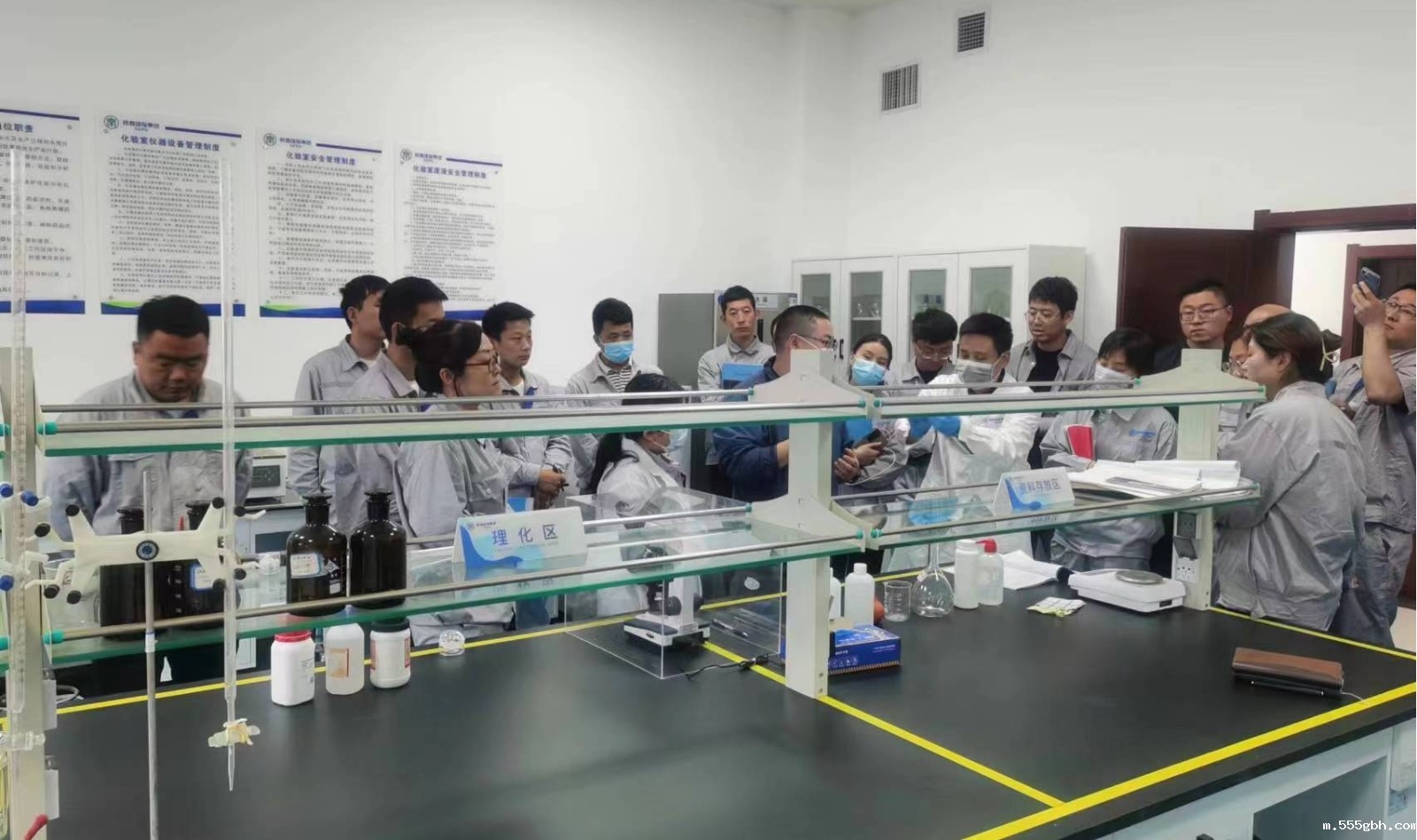 1685408155880209REvJ.jpg 操作流程培训现场.jpg