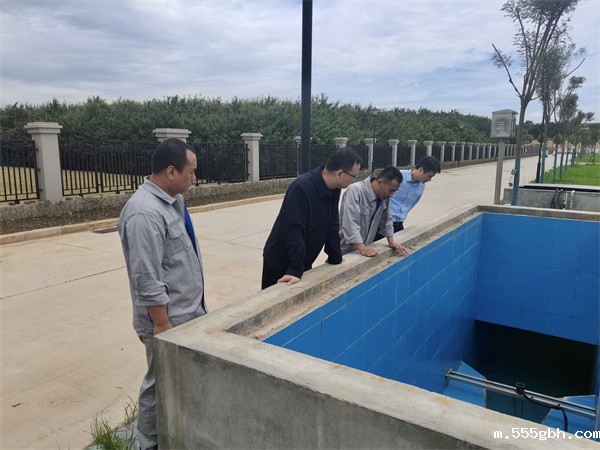 1685932083825440sfD1.jpg 郝军亮一行实地察看厂区.jpg