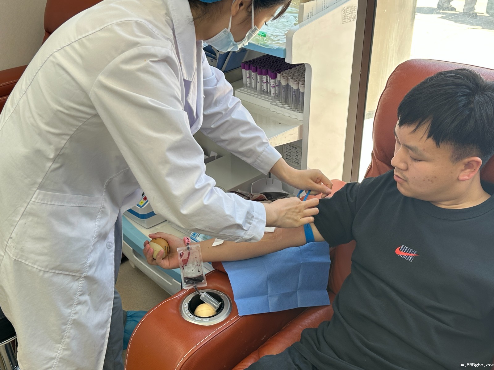 监测公司组织开展“青春献热血 点滴聚爱心”无偿献血活动.jpg